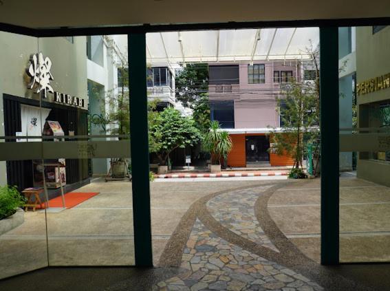 Young Place Bangkok Eksteriør bilde